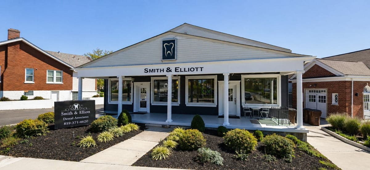 Smith and Elliott Dental Associates dental team in Florence KY